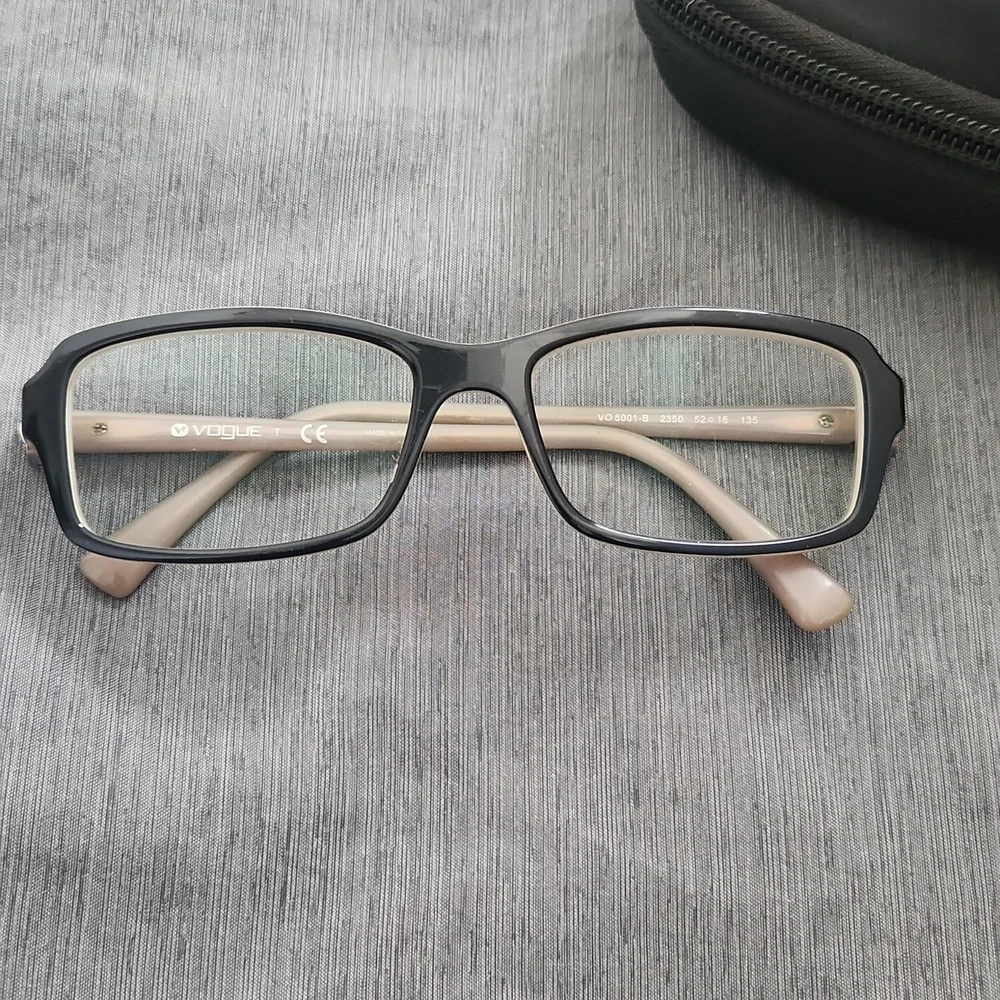 Vogue Black and Tan Glasses With Case
